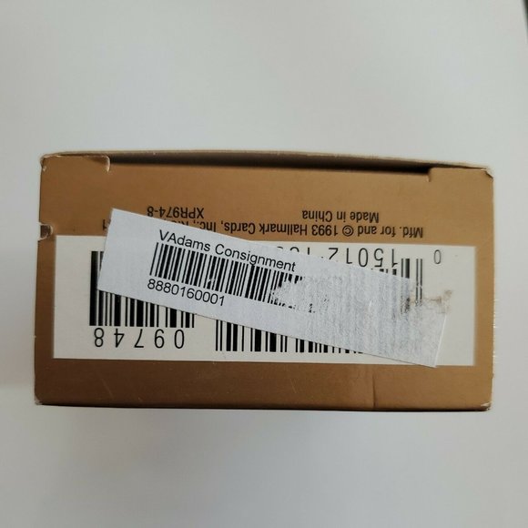 Hallmark Keepsake Ornament 1993 -  Bearnadette Bearinger Bear Reading Book - Picture 3 of 3